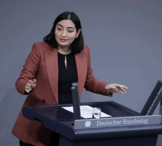 Almanya, artan iş gücü açığını kapatmak için her yıl 400 bin yabancı çalışan hedefliyor.