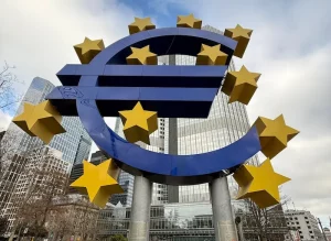 Avrupa Merkez Bankası ECB binası ve Christine Lagarde faiz açıklaması