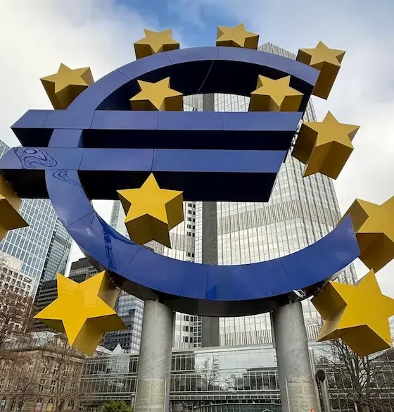 Avrupa Merkez Bankası ECB binası ve Christine Lagarde faiz açıklaması