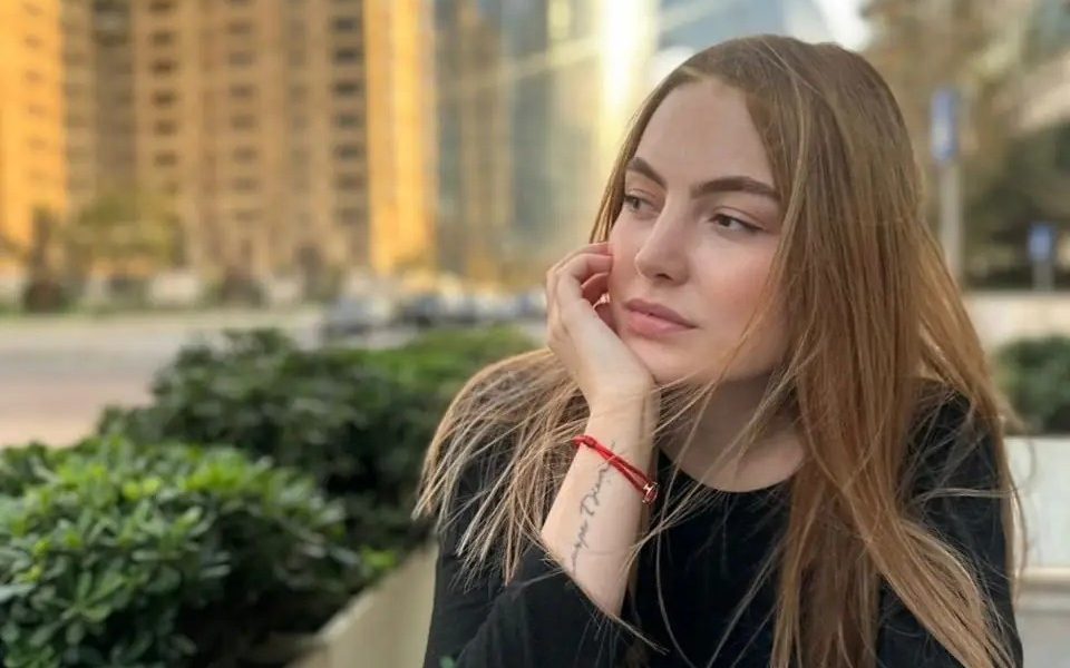 Laman Guliyeva Almanya’da Almanca öğretimi yapan girişimci ve sosyal medya eğitmeni