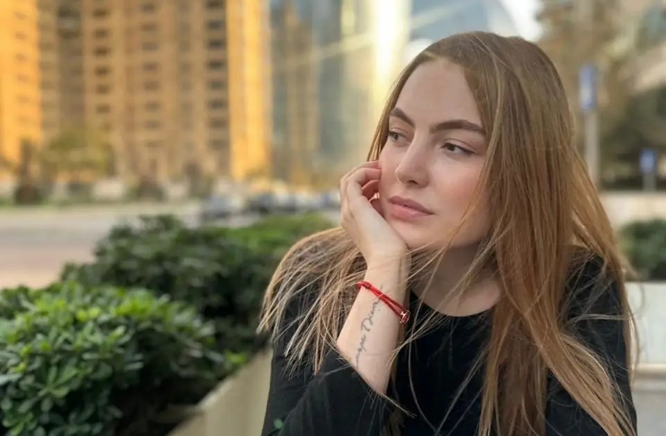 Laman Guliyeva Almanya’da Almanca öğretimi yapan girişimci ve sosyal medya eğitmeni